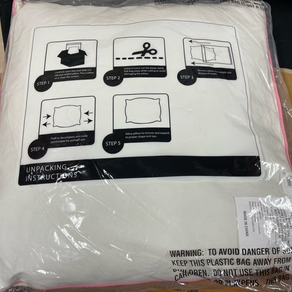 Indoor outdoor floral 18”x18”pillow - Picture 6 of 7